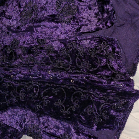 Velvet Romeo & Juliet Top - Picture 8 of 16